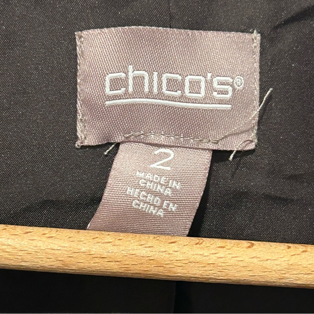 Chico's Women’s Quilted Black Puffer Vest, Floral Cottage Core, Size 2 (US 12) - Picture 4 of 8